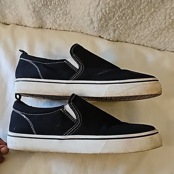 Black slip on shoes size 6 - Picture 2 of 7